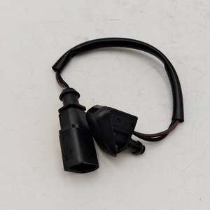 Ugello Tergicristallo per <span class=keywords><strong>Skoda</strong></span> <span class=keywords><strong>Fabia</strong></span> I II Octavia I Roomster Bus 5J0955986 6Y0955986 - Product Image 3