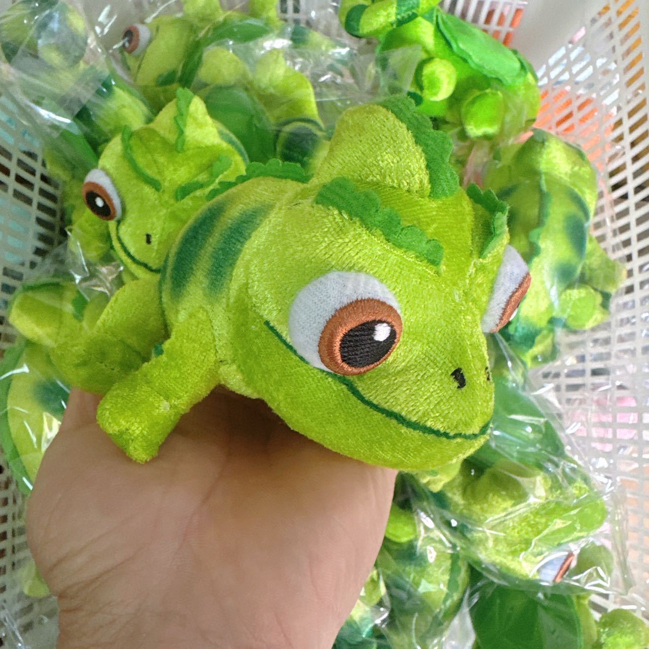 Lézard magnétique à yeux saillants 60g aimant standard vert