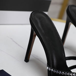 Mules de tacón alto con adornos de cristal negro, sandalias de tiras con pedrería y punta abierta, proveedor mayorista - Product Image 5