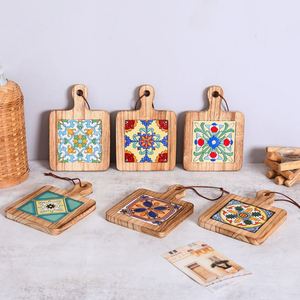 Al por mayor: Posavasos vintage de madera con aislamiento térmico, Soportes decorativos para ollas, Trivets de madera maciza para ollas de sopa - Product Image 1