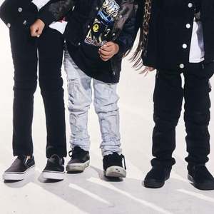 Pantalones Vaqueros para Niños, Corte Slim/Skinny, de Mezclilla, para Niños Pequeños, de Boutique - Product Image 3