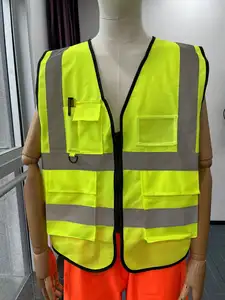 เสื้อกั๊กความปลอดภัยการมองเห็นสูงของคนงานก่อสร้างเสื้อกั๊กความปลอดภัยบนท้องถนนโลโก้ที่กำหนดเอง