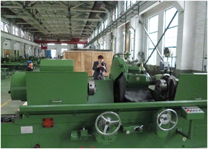 Mobil Traktor Mesin Diesel Bekerja Toko Perbaikan MQ8260C Mesin Penggiling Poros Engkol - Product Image 3