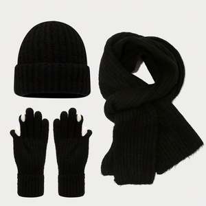 Conjunto de Moda de Tres Piezas: Guantes Táctiles, Gorro y Bufanda Cálidos - Product Image 6
