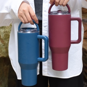 Tasse de voyage isolée étanche 30oz gobelet à café en paille à rabat en acier inoxydable avec poignée - Product Image 4