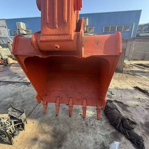 Excavadora de cadenas Hitachi ZX240 original de Japón, modelo 2020, motor de 190 kW, caja de cambios, capacidad de la cucharón de 1,38 m, bien mantenida, completamente funcional. - Product Image 5