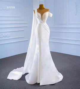 Abito <span class=keywords><strong>da</strong></span> <span class=keywords><strong>Sposa</strong></span> Sexy Monospalla con Design Speciale, Stile Sirena in Raso con Perle e Scollo a V - Product Image 4