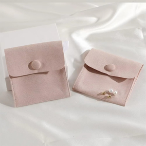 Pochette d'emballage pour bijoux en microfibre 8*8cm avec insert pour collier 6*6cm, style moderne de haute qualité, logo personnalisé - Product Image 2