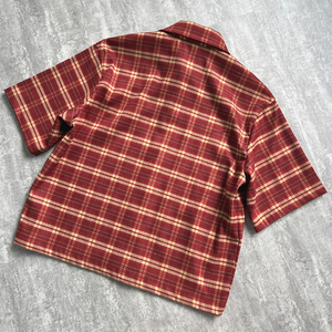 เสื้อยืดแขนสั้นลำลองสไตล์สตรีทแวร์สุดหรู ติดกระดุม ทรงโอเวอร์ไซส์ ผ้าฝ้าย เสื้อโปโลลายสก็อตสำหรับผู้ชาย - Product Image 2