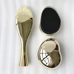 Peigne Démêlant et <span class=keywords><strong>Brosse</strong></span> à <span class=keywords><strong>Cheveux</strong></span> de Massage <span class=keywords><strong>pour</strong></span> <span class=keywords><strong>Cheveux</strong></span> <span class=keywords><strong>Bouclés</strong></span>, Usage Professionnel en Salon de Coiffure ou Barber Shop, Personnalisable avec Logo - Product Image 2