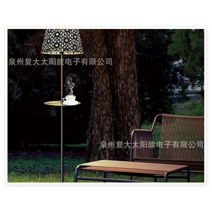 Lampe solaire de jardin LED extérieure étanche en fer forgé avec panneau solaire pour la décoration de patio - Product Image 5