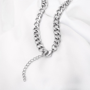 Yunnique-collar de acero inoxidable con cara sonriente de dibujos animados para hombres y mujeres, colgante de moda de estilo minimalista, joyería de cadena corta - Product Image 4