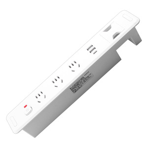 Regleta Multifuncional con 5 Tomas de Corriente, 2 Puertos USB-A y 1 Puerto USB-C para Uso en Oficina/Escritorio - Product Image 2