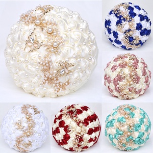Bouquet de Mariée en Polyester avec Perles, Strass et Fleurs de Rose en Forme de Papillon pour Mariage, Fête et Décoration de Demoiselles d'Honneur - Product Image 4