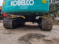 Excavatrice sur chenilles hydraulique d'occasion Kobelco SK210LC-1, moteur Yanmar, modèle 2016, faible nombre d'heures de fonctionnement, poids opérationnel de 21000 kg, pompe PLC