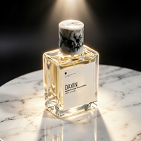 Vente en gros de flacons de parfum de luxe au style unique, 30 ml, 50 ml, 100 ml, avec un design en marbre, un bouchon en résine et un emballage en boîte