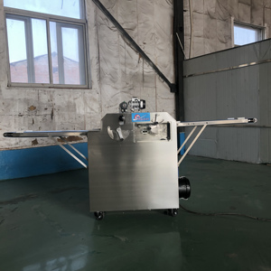 Machine à fabriquer des <span class=keywords><strong>croissants</strong></span> Ligne de production de <span class=keywords><strong>croissants</strong></span> entièrement Mouleur/rouleau/cutter à <span class=keywords><strong>croissants</strong></span> en stock au meilleur prix à vendre - Product Image 4