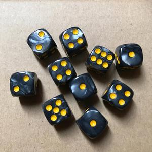 Oferta Especial: Dados Acrílicos Personalizados de 16mm con Esquinas Redondeadas para RPG, Venta al por Mayor, Juguete Educativo con Puntos D6 - Product Image 1