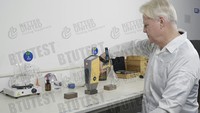 Metal Analysis Spectrometer Electronic Testing Equipment with LCD Display MicroSD Card 1 Year Warranty