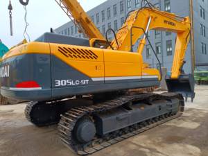 Excavatrice sur chenilles Hyundai 305 LC-9T d'occasion, 31 tonnes, avec moteur et roulements, prix bas, en vente, modèle 2023, faible nombre d'heures de fonctionnement - Product Image 5