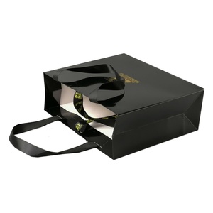 Wholesale Custom Cardboard Packaging Printed Shopping Paper Bag <b>Clothes</b> Packaging Paper Bag - Product Image 5