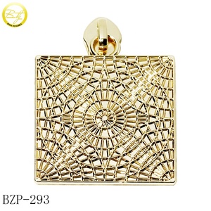 Tùy Chỉnh Hình Dạng Hợp Kim Kim Loại Dây Kéo Thanh Trượt Với Mạ Vàng Trang Trí Tên Thẻ Cho Quần Áo Túi Kim Loại Puller Loại - Product Image 4