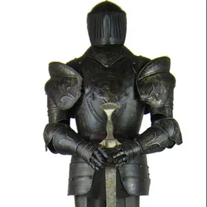 European style medieval armor knight model bar Western restaurant decorated with ancient Roman artifacts armor knight