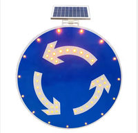 Panneaux de signalisation directionnelle à flèche bleue pour rampes d'accès aux allées, panneaux de signalisation routière solaires à LED Chevron pour la sécurité routière