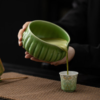 Ensemble de thé matcha en céramique moderne, glaçure effet craquelé Jade Shadow, Chawan à rebord, fouet en bambou à 100 brins, support, cuillère et tamis