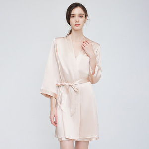 Personalizar lujo mujer <span class=keywords><strong>sin</strong></span> mangas satén seda vestido ropa de dormir mujer Sexy satén <span class=keywords><strong>Kimono</strong></span> seda baño dama de honor novia batas Pijamas - Product Image 2