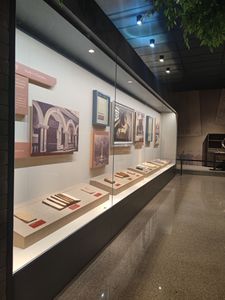 Vetrine Espositive da Pavimento <span class=keywords><strong>in</strong></span> Metallo per Musei, Vetrine di Lusso Personalizzate per Arte e Reliquie Culturali - Product Image 6