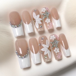 10 Uds francés blanco largo almendra falso 3D flores diseño Ins Simple usable Falso 10 Uds hecho a mano reutilizable Y2K prensa en las <span class=keywords><strong>uñas</strong></span> - Product Image 2