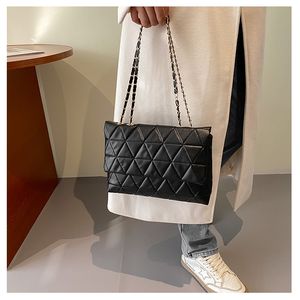 Sacs à bandoulière pour femmes 2026 à faible MOQ, vente chaude, <span class=keywords><strong>pas</strong></span> chers, avec logo personnalisé, fabricant, sacs à main <span class=keywords><strong>en</strong></span> <span class=keywords><strong>gros</strong></span> avec chaînes - Product Image 5