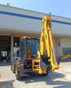 Chargeuse-pelleteuse robuste 777A 8,4t avec godet de chargement de 1,0 m³ et godet de rétrocaveuse de 0,2 m³ standard, avec tarière, ripper et grappin - Product Image 2