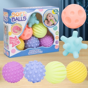 Juguete de Baño para Bebés, Pelota de Agarrar, Manhattan, de Goma Suave, para Masaje Táctil, Estimulación Sensorial - Product Image 1