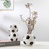 Vase en céramique créatif Qianrui en forme de ballon de football, arrangement floral hydroponique, porte-stylo, thème football artistique pour le salon