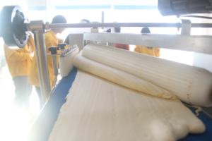 เครื่องรีดแป้งและเคลือบแป้งควบคุมด้วย PLC สำหรับขนมปังรังผึ้ง เครื่องทำขนมปังรังผึ้งแบบแบ่งชั้นพร้อมระบบควบคุม PLC - Product Image 4