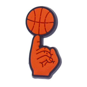 Personnalisé en gros 8mm trafic spatial Sport paille breloques pour Tumbers basket-ball Silicone PVC paille Toppers Taylor - Product Image 3