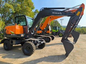 Excavatrice sur chenilles compacte Develon DX60W ECO, équipement de construction, couleur orange - Product Image 4
