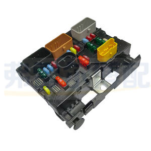 กล่องฟิวส์ Peugeot 307 Citroen C5 รุ่น 6500FH 9664055780 ชุดควบคุมเครื่องยนต์ BSM L04 - Product Image 2