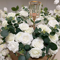 Fleurs en cercle artificielles Centres de table 60cm Roses blanches Guirlande de fleurs de mariage pour décorations de bougeoirs