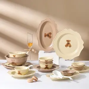 Peralatan makan beruang lucu gaya INS, Set Makan malam stiker mengkilap warna halus tidak beraturan kualitas tinggi
