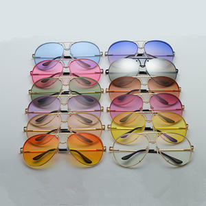 Lunettes de soleil surdimensionnées multicolores à monture en alliage dégradé 2019 pour homme et femme - Product Image 6