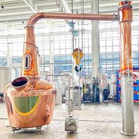 Alambic double cuve DYE 3000L avec pompe et moteur, pour la distillation sécurisée de spiritueux (Whisky, Gin, Alcool Neutre) en cuivre