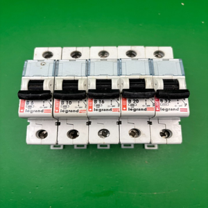 Wholesale <strong>MCB</strong> B6 6A 03266 B10 PLC Controller New Original Warehouse Brand PLC Programming Controller - Product Image 1