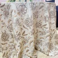 Nappe Ronde en Polyester Imprimée Florale en Gros 120"/132" – Housse de Table Réutilisable pour Fêtes, Banquets et Mariages