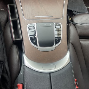 Panel de consola central Xingbaiwang con textura de fibra de carbono plateada para Mercedes-Benz Clase E, Clase C, GLC, marco de salpicadero de acero inoxidable - Product Image 2