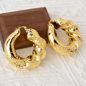 Aretes de Aro Chapados en Oro de 18k de Alta Calidad con Estilo Hiphop Africano para Mujer - Product Image 4