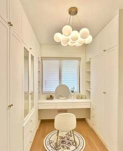 L'usine fournit des penderies de luxe classiques, des armoires élégantes avec des solutions de rangement personnalisables - Product Image 4