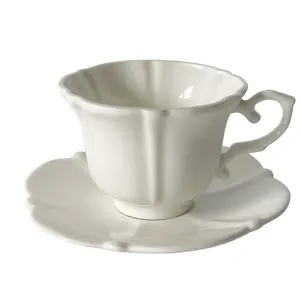 कस्टम शुद्ध सफेद ब्रिटिश विंटेज बोन चाइना दोपहर चाय कॉफी कप और तश्तरी